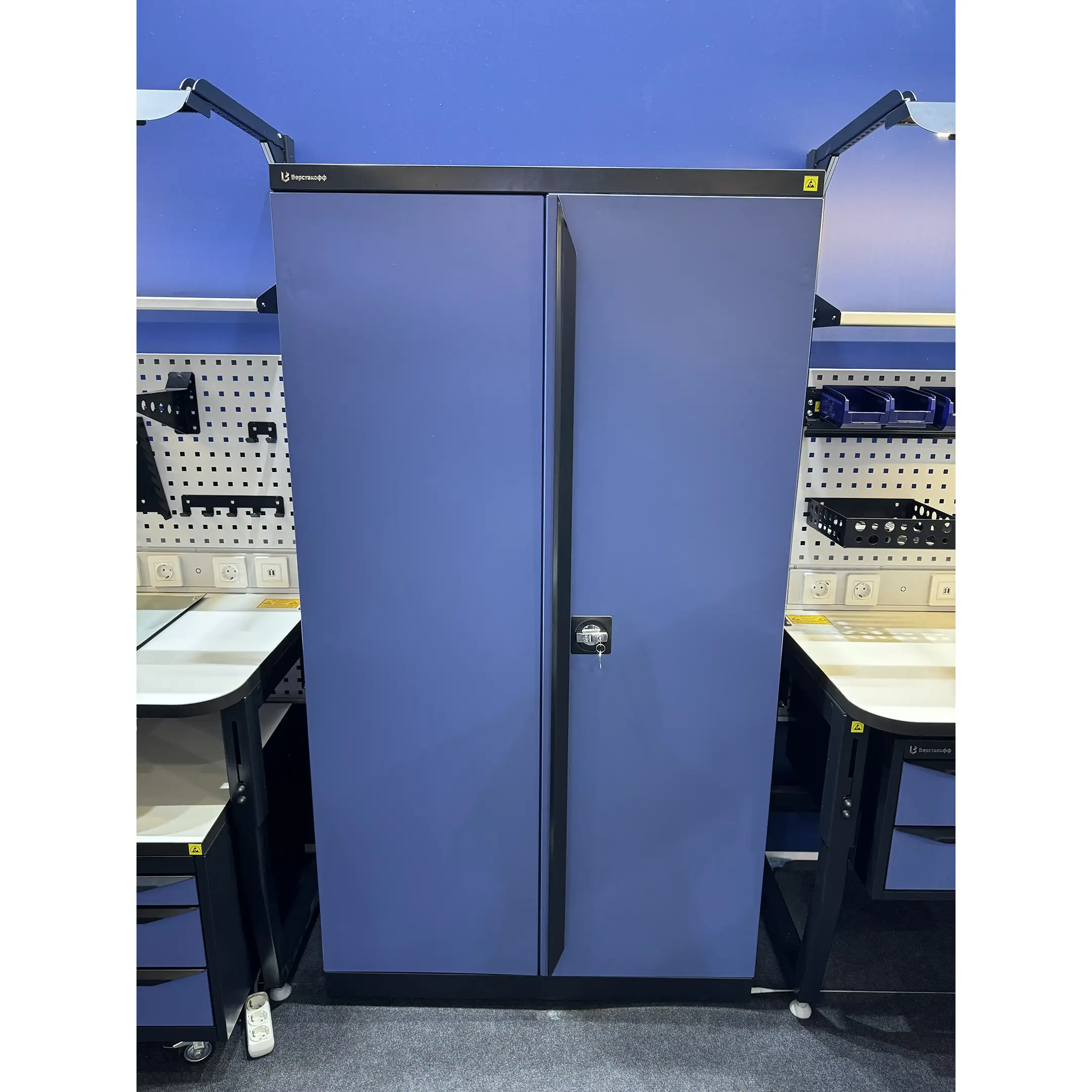 Шкаф антистатический SPC 182.8B.4S